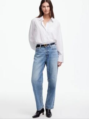 Madewell Petite Darted Barrell-Leg Jean in Dobbins Wash